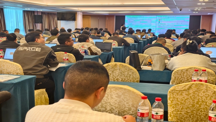 69312bfb3ee5d.jpg 课堂照片_副本.jpg